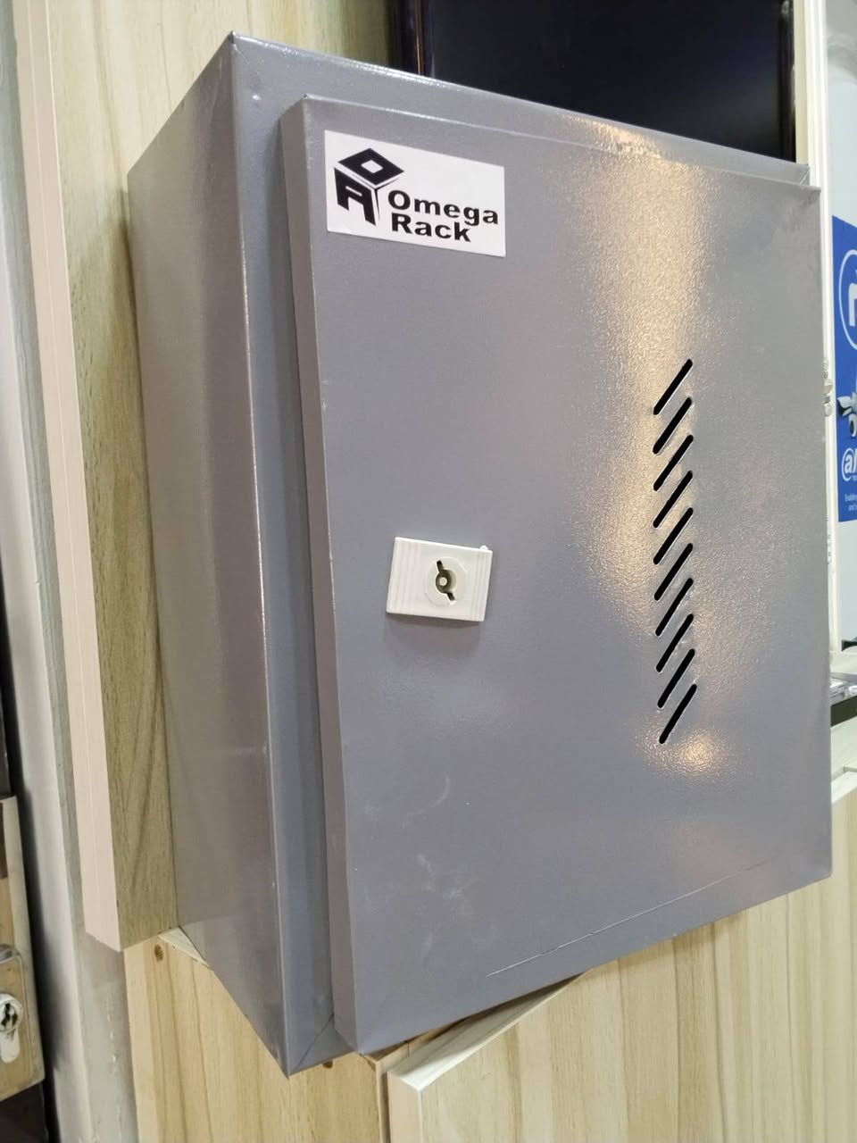Rack 2u 
بأسعار اقل من سعر الجمله 🔥


**إذا كنت صاحب هذا الإعلان وتريد حذفه لأي سبب، رجاءا أرسل رسالة إلى الدعم الفني**