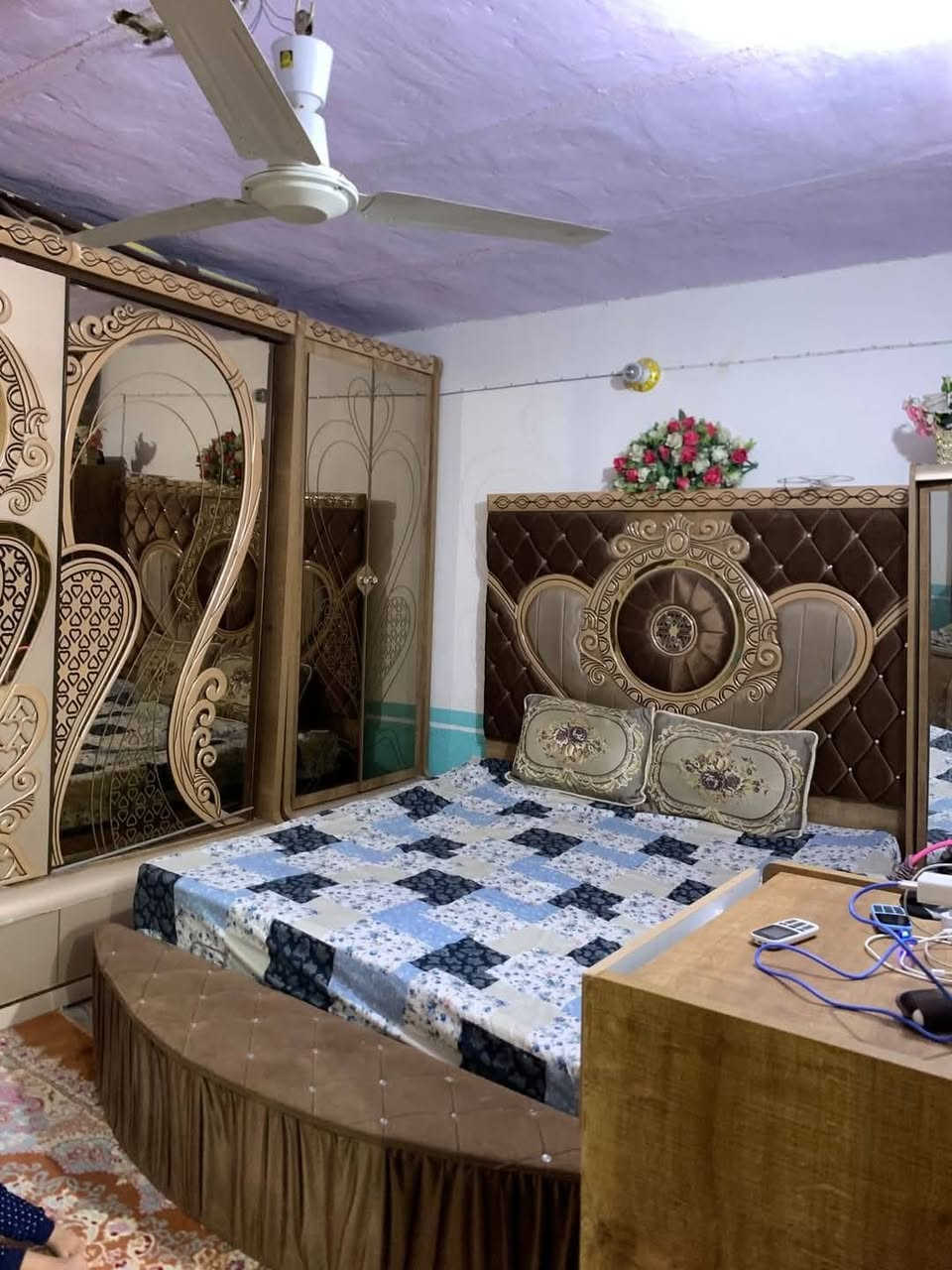 بيت للبيع مساحه 100متر واجهه 5نزال 20يحتوي ع غرفه وصاله ومطبخ وصحيات حي 17تموز خلف شبكت بسام الانترنيت  شارع الفحام 28 وبي مجال مكتب الصدرين  ***********
