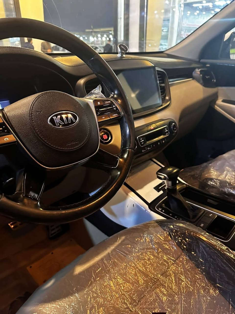 اسلام عليكم السياره بل بصره السياره جديده ومكفوله كير وحرك وبدي ماملعوب بيه على وضع الشركه السعر 252. ورقه اي استفسار 
***********     المكينه 6استندر
