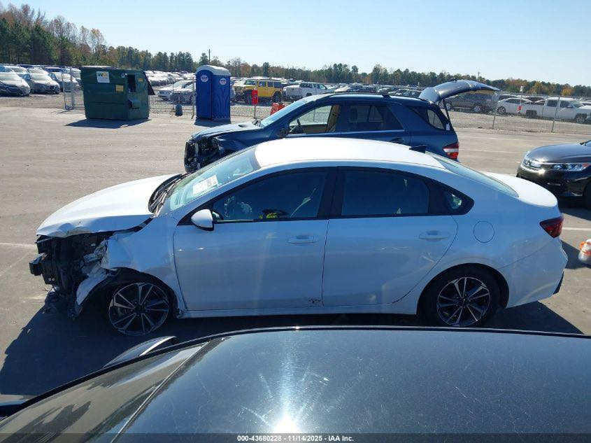 لاتنسى المتابعة للصفحة ليصلك كل جديدنا

السلام عليكم 🫡 
للبيع فقط
كيا فورتي
موديل 2024
نص فول 
فئة ( LXS )
محرك 2.0  دوش
حادث واضح بالصور 
السعر الى الميناء ( 105 )ورقه 

للتواصل متوفر فقط ( اتصال + واتساب)
***********
