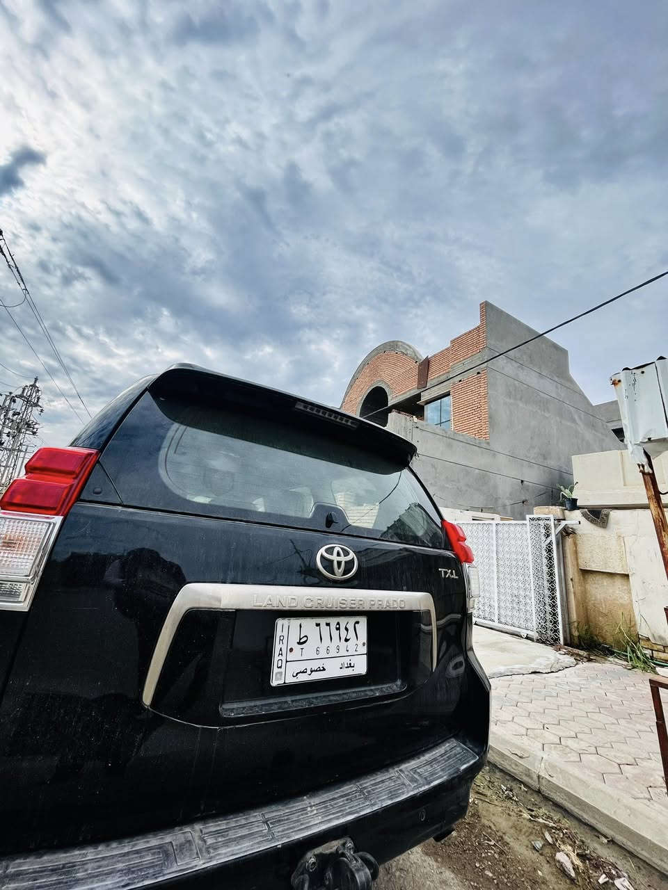 السلام عليكم 
للبيع او مراوس 
 لاند كروزر برادو T.X.L
 السياره خير من الله مناقصهة اي شي

 
المواصفات 
________________________________
مري شفط 

4 ويل 

دبل خفيف وثگيل 

7 راكب

تحكمات ستيرن

منضومة زنون ثلجي

ثلاجه وسطيه

تبريد 3قطع 

حساسات

مانع انزلاق

حداديه جديده

تخم تاير جديد

السياره خير من الله مناقصهة شي 
________________________________

مكان السياره واسط قضاء الزبيديه📍

للاستفسار *********** واتساب📞

السعر ٢٢٠ وبيهة مجااال
