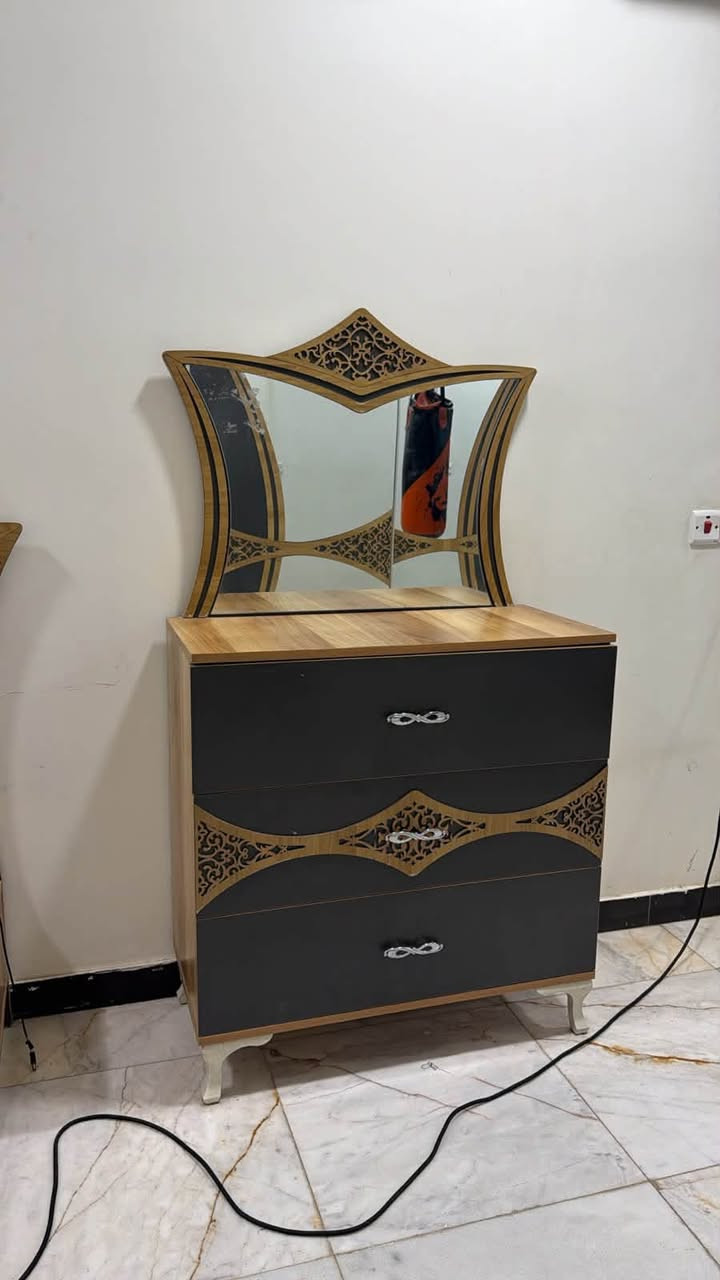 غرفه نوم البيع مكاني بغداد البلديات
*********** سعرها 250 الف
