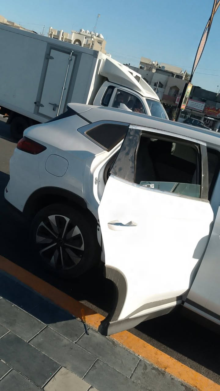 السلام عليكم زبائنا الكرام
عرض خاص بمناسبة حلول السنة الجديدة سنة خير يارب

تبديل زجاج خلفي مظلل بي واي دي 

اصلي وكالة مع الضمان 

يتوفر لدينا جميع زجاج بي واي دي 

العرض يشمل التوصيل والشد مجاناً داخل بغداد 🏍️

توصيل لكافة محافظات العراق

***********ابوفهد
