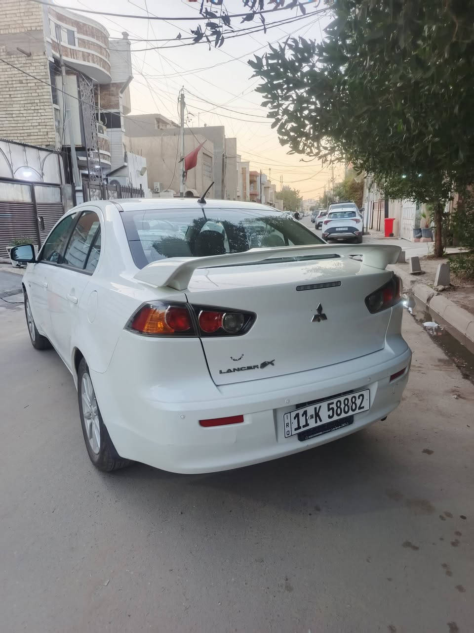 سلام عليكم مسيوبيشي لانسر قرش شركه العامه موصفات سلايد رووف ABS  تحكم استيرن شاشه كامره ويل كب بلادي سياره بيه باب سايق صبغ هلال خلفي ايسر بدون اي دواخل ماشيه 148 تبريد ثلاجه استلم شركه على ايدنه من 2016 مكان بغداد جمعيه خير  الدوره الاتصال *********** سعره 85 بيه مجال حك جيه
