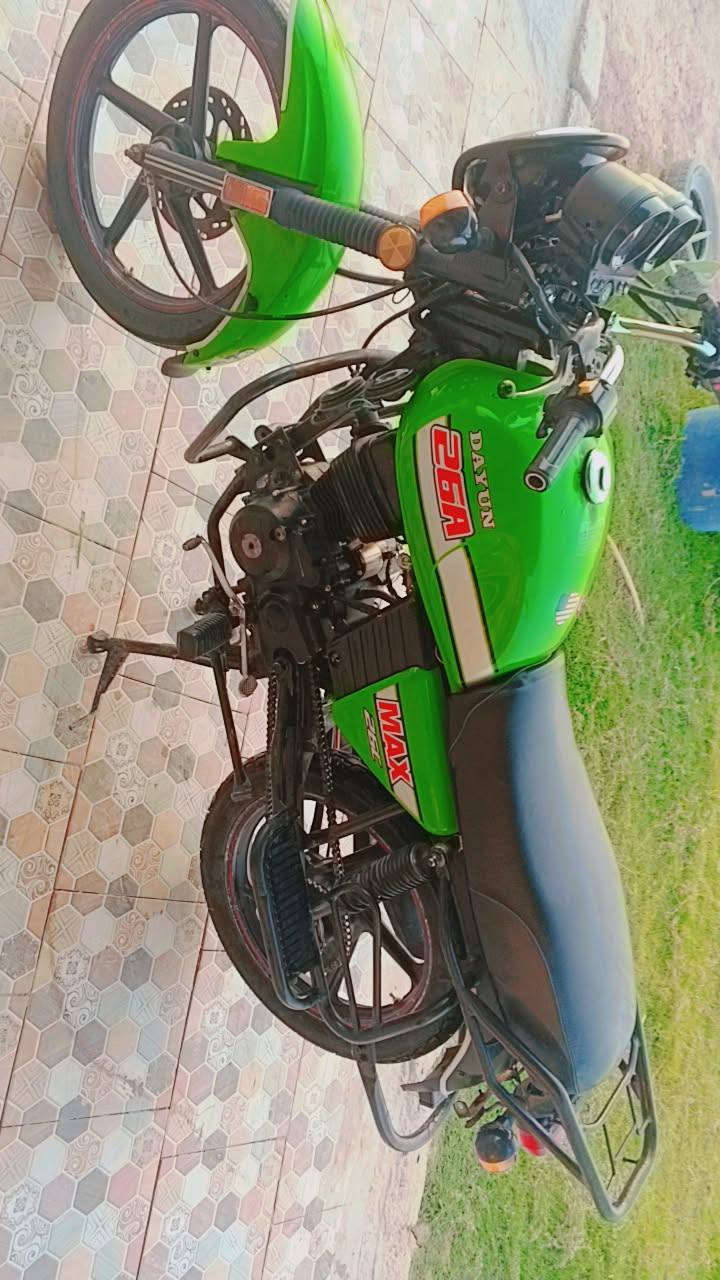 سلام عليكم
دراجه دايون نفخ للبيع موديل 22 اوراق سكنر
شلعه خير من الله كهربايات كامله السعر مليون وميه 
 وبيه مجال قليل حك جيه المكان القاسم ناحت الطليعه
تصال ***********
