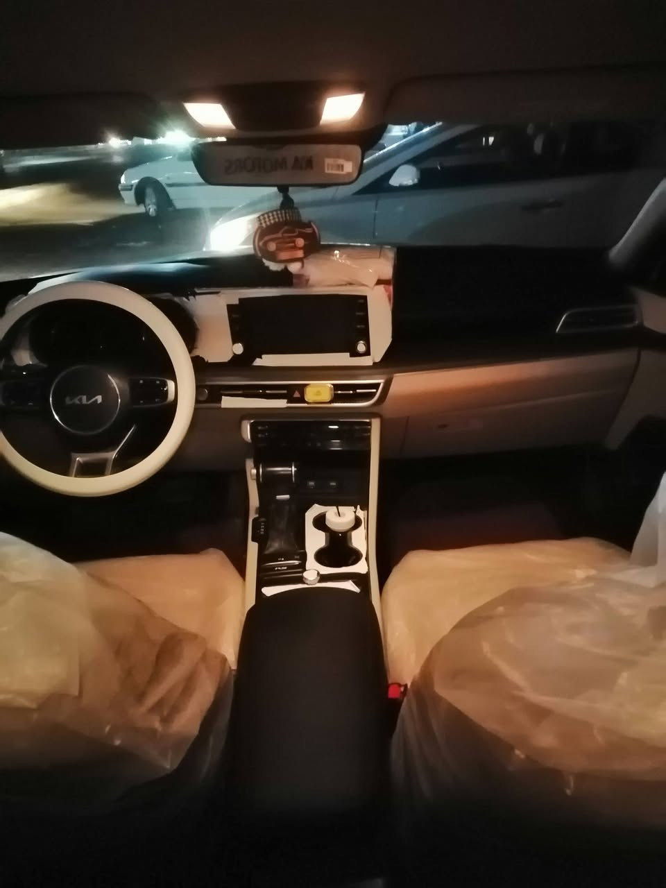 كي فايف خليجي 22 فول مواصفات عده الفتحه. مكينه 2000.. بصمه تشغيل. وابواب.. وجنطه..شاشه اعطال.. شاشه كامره دواره وزر تحكم بالكامره اثناء القياده.. داخل لونين.. خمس انضمه قياده.. فول تحكمات.. التبريد لمس.وقطعتين..مري شفط.. مكفوله. كير و مكينه. ومن صبغ. وتبديل.. ومعجون. بيه ملاحضات بصيطه. موضحه في الصوره. والسونار موجود.. معوقين. باقيله سنه. تصير حره. 185. ***********
