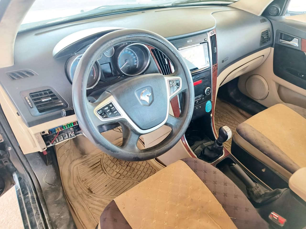 للبيع فقط

سمند دنا موديل 2017 

 📌محرك ايراني امتياز الماني🇩🇪

السياره خير من الله محرك وكير وحداديه 

المواصفات
1-شاشة لمس 
2-تحكم ستيرن 
3-حساسات
4- تبريد توه وكف عدي شي بسيط
5- تحكم بالمري الجانبية كهرباء مع شفط
6- ايرباك عدد 2
7- سماعات عدد 6
8- الكراسي الامامية تحكم كهرباء

9- لدات نهارية 
10- جرس عند اجتياز سرعه
11- اشاير بالمري الجانبية
12- مانع انغلاق الفرامل ABS+EBD
13- كشافات ضباب امامية + خلفي 
14- شاشه اعطال بالدشبول
15- كاعيه جلد

السعر ٤٩  بيها مجال قليل رقم السيارة  قادسيه تحويل مباشر 
بنيد طاير مصلح نفسه+ دحجه جاملغ خلفي مصلح
بيها صبغات اثر جراد

راسلني خاص

مكان السياره نجف حي ميسان


**إذا كنت صاحب هذا الإعلان وتريد حذفه لأي سبب، رجاءا أرسل رسالة إلى الدعم الفني**