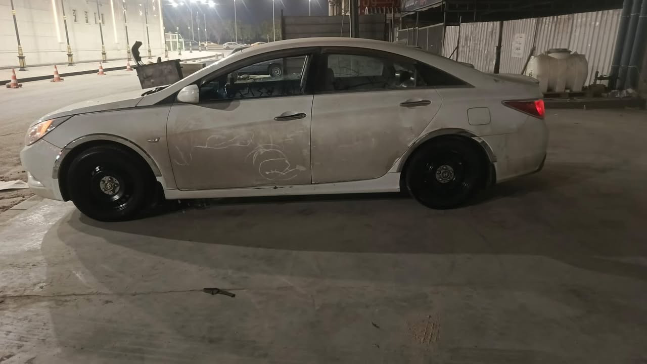 سلام عليكم بيع مستعجل سوناتة موديل 2013رقم بابل مكمل معاملتها بسمي يعني تستلم رقام انكليزي سيارة مكينة كير صدر امامي خلفي كلة مكفول تحكم ستيرن جهتين شاشة كأمرة كشنات جلد سيارة غاز مكفولة بدون صبغ بيها مكانات صغار فقط ولباقي مكفول مكاني بغداد معروضة 85رقم الهاتف ***********
