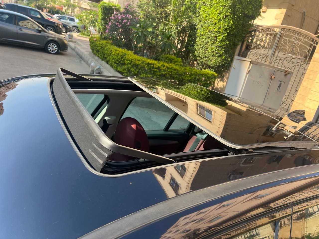BMW IX3 Luxury 2025

ماشيه 8000 كم
ماتور 210 CC
فابريكا بالكامل من الخارج والداخل 
يوجد طبقة حمايه + Protection
سقف بانوراما - كاميرا 360 - مقاعد جلد
بروتوكول صيني & مدى البطاريه 420 كم & متاح Adubter & متاح شاحن للاستخدام المنزلي (فيشه عاديه ) & متاح شاحن المحطه

للتواصل : 01050374426 - 01050866957 القاهرة, مصر


**إذا كنت صاحب هذا الإعلان وتريد حذفه لأي سبب، رجاءا أرسل رسالة إلى الدعم الفني**