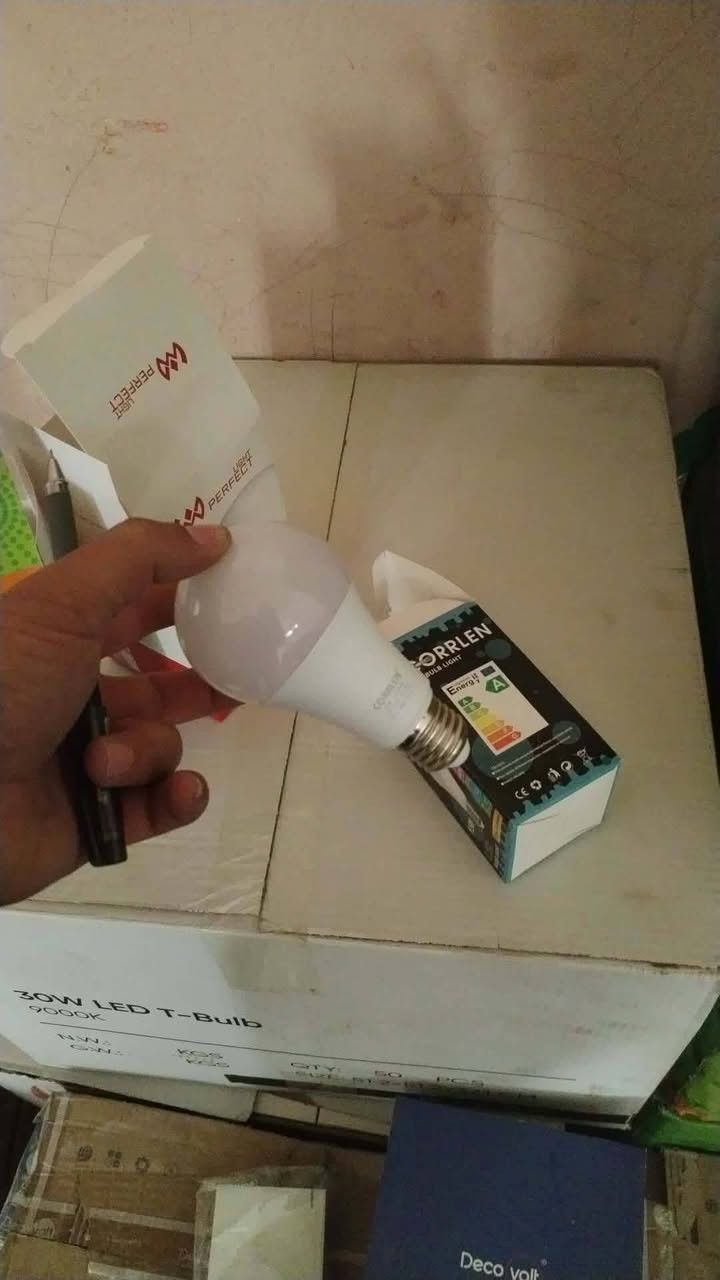 السلام عليكم كلوبات سعر القطعة ب ١٠٠٠دينار ٣٠ واط وسعر القطعة ١٥ واط ب ٧٥٠  دينار *********** واتس اب للبيع الجملة والمفرد السعر اكثر  شوية
