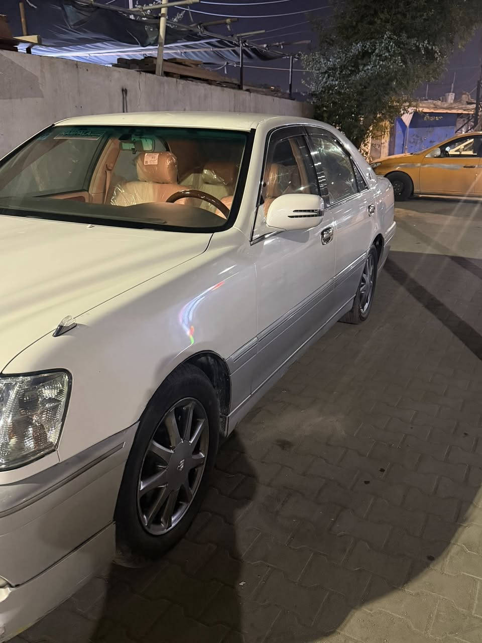 السلام عليكم
جنون (ملكه) للبيع 
مديل 2001
دخول جديد مزاد 
رقم بصره جديد هزه جديد بسمي سنويه 2030 
4 دكم  فول  ماعده الفتحه 
رادار 4 كشنات كهربائي تحكم ستيرن 
مدخل اواكس مع بلوتوث 
مكفوله من الكص ونقل الجثه 
حداديه فول ستوه نافظها 
مشط جديد 
لايد زنون عالي ناصي 
السياره جديده احله من الصور ماناقصه ربع ذب عليه 
اشاره بامرايه شفط 
ويل نفطي 
مكان السياره البصره القديمه كراج الجنابي 
السعر 178 $ 
رقم ***********
