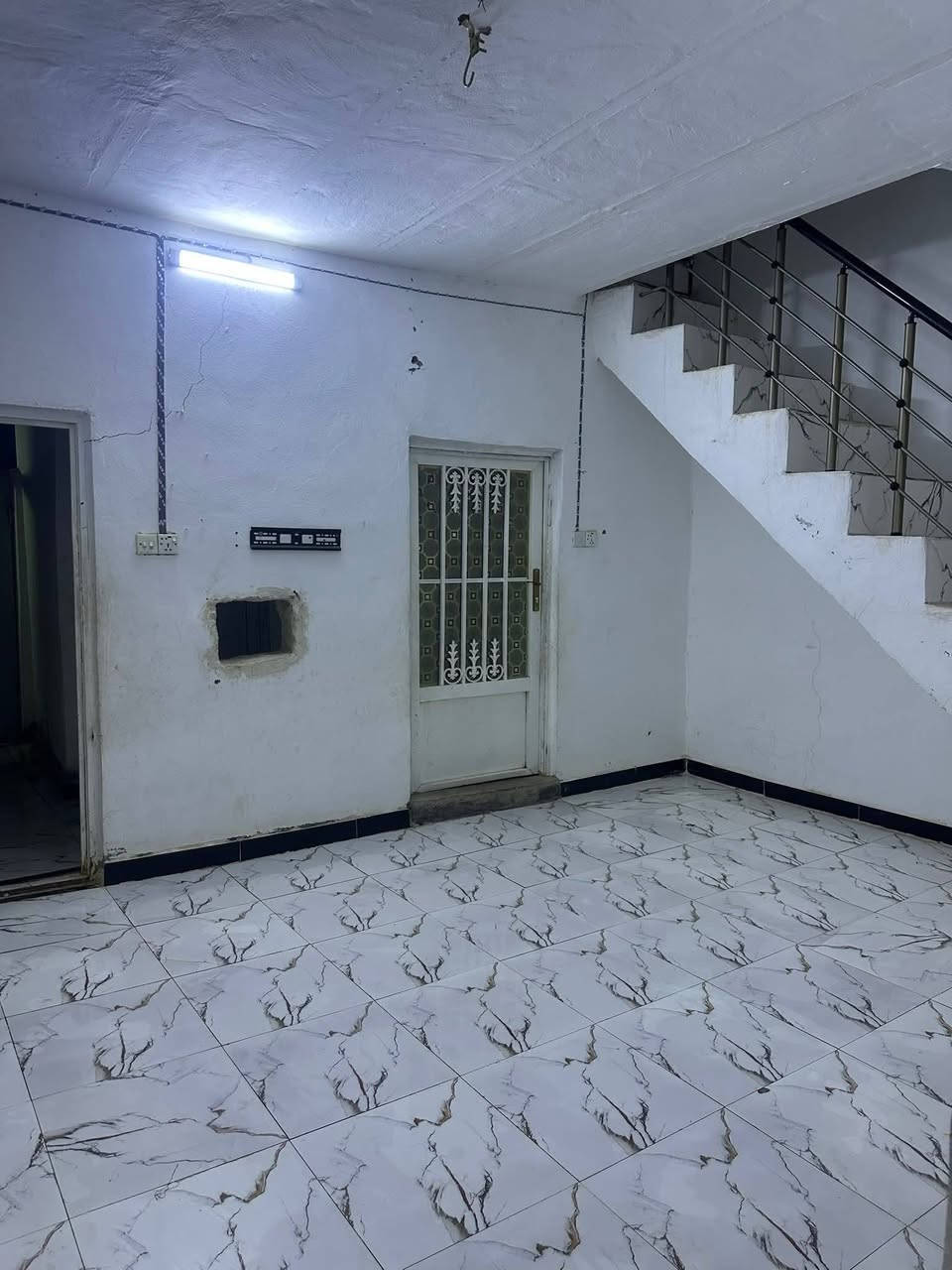 #رقم_المنشور ((26))
يوجد لدينا دار للبيع في حي ميسان مساحة 50 متر قطاع 24 يحتوي الدار على غرفه وصاله ومطبخ صحيات داخليه خارجيه سعر الدار 52 مليون مع المجال الاستفسار اتصال على رقم #ابوحوراء 
 ***********
***********
للاستفسار الاتصال او واتساب #رقم_احمد  *********** 
اتريد تبيع بيت عرصة الاتصال او مراسلتنا عن طريق الصفحة
