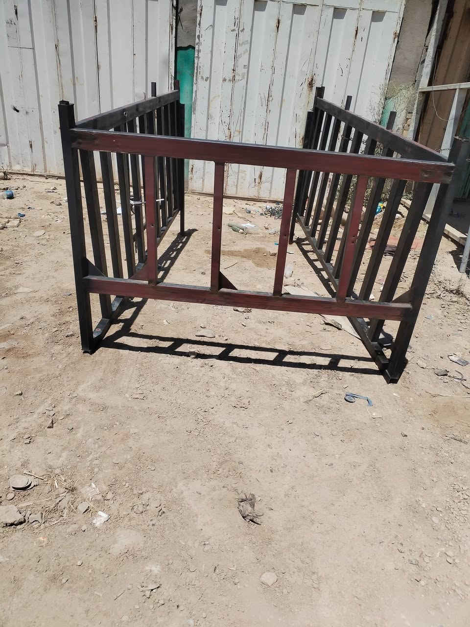 محجر لبيع ارتقاع 120 كيا نثيه مكان بغداد قريه النفطيه السعر  400 وبي مجال رقم موبايل *********** /***********
