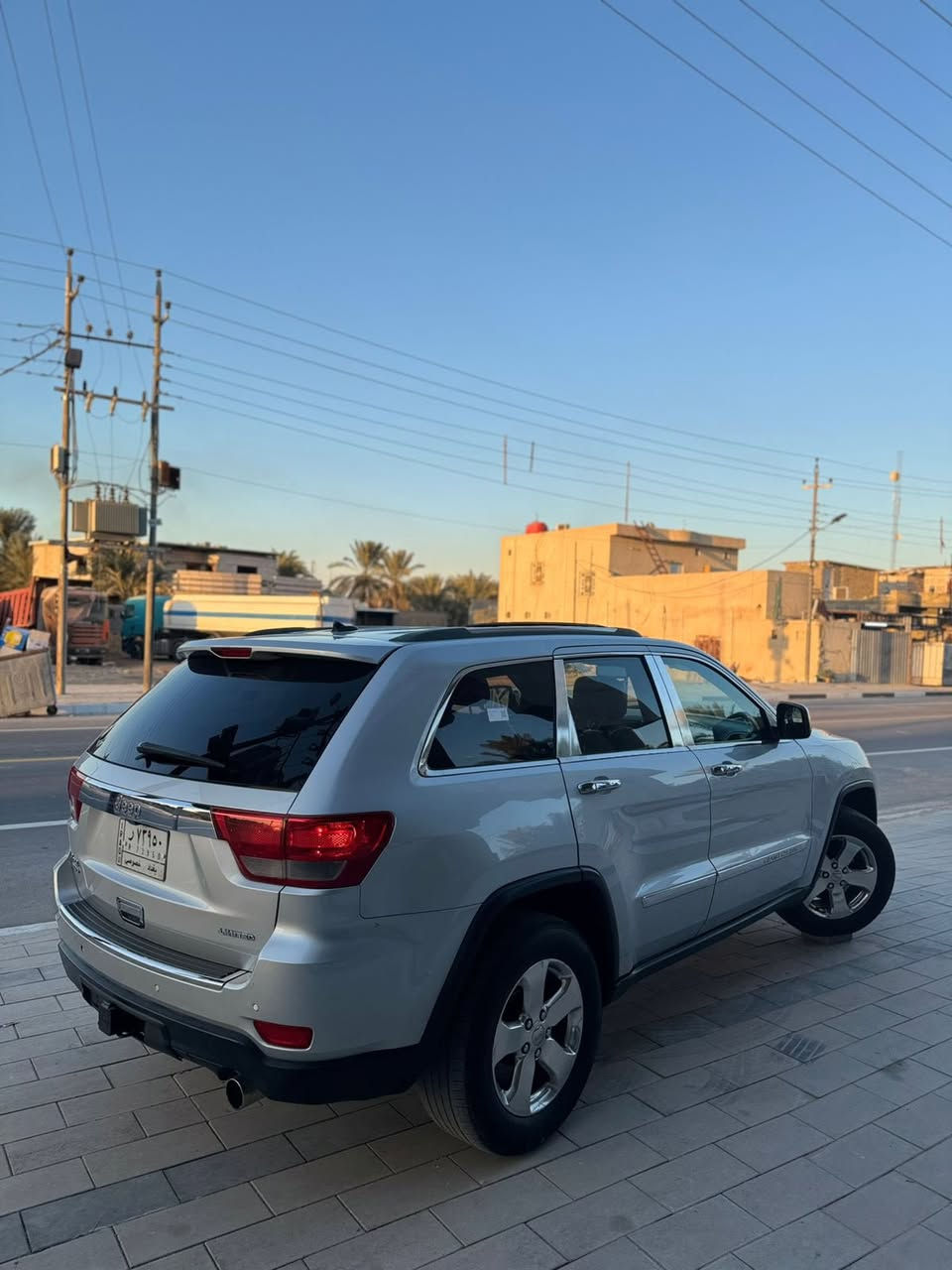 اللهم صلي على محمد وال محمد 
السلام عليكم 
جيب لمتدد موديل2012 (وارد كندي)
فول 1/1 للاخير 
رقم بغداد مشروع وطني حاضر للتحويل وللوكاله ( شرط السيارة احلى من الصور)
حساس خلفي كشنات تدفئه تبريد 
ستيرن حار + كهرباء خزن ميموري تبريد شاشه تحكمات ستيرن تشغيل عن بعد مري شفط كشافات ضباب خلفي بانوراما طگتين 4 بصمات تبريد قطعتين رادارات  وبعد بيها كلش هواي مواصفات السيارة تخم تاير دلوب الاصلي صدر جديد امامي وخلفي محرك 3600 شرط الفحص تبريد ثلج🥶 تدفئه السيارة بدون نواقص جاهزه ومال جناي حجر صالنصه موجود السيارة بيها  صبغ الچاملغ الامامي الايسر والبنيد بي كلير قليل ع السونار السيارةسونار بيها 
السيارة ماشيه 160 الف  حقيقي
السعر155 وبيها مجال بسيط حگ جيه 
وشرط نضافه السيارة احلى من الصوره 
اللاستفسار الاتصال بالرقم 
*********** 
مكان السيارة البصرة
بيع فقط بدوووووون مراوس
