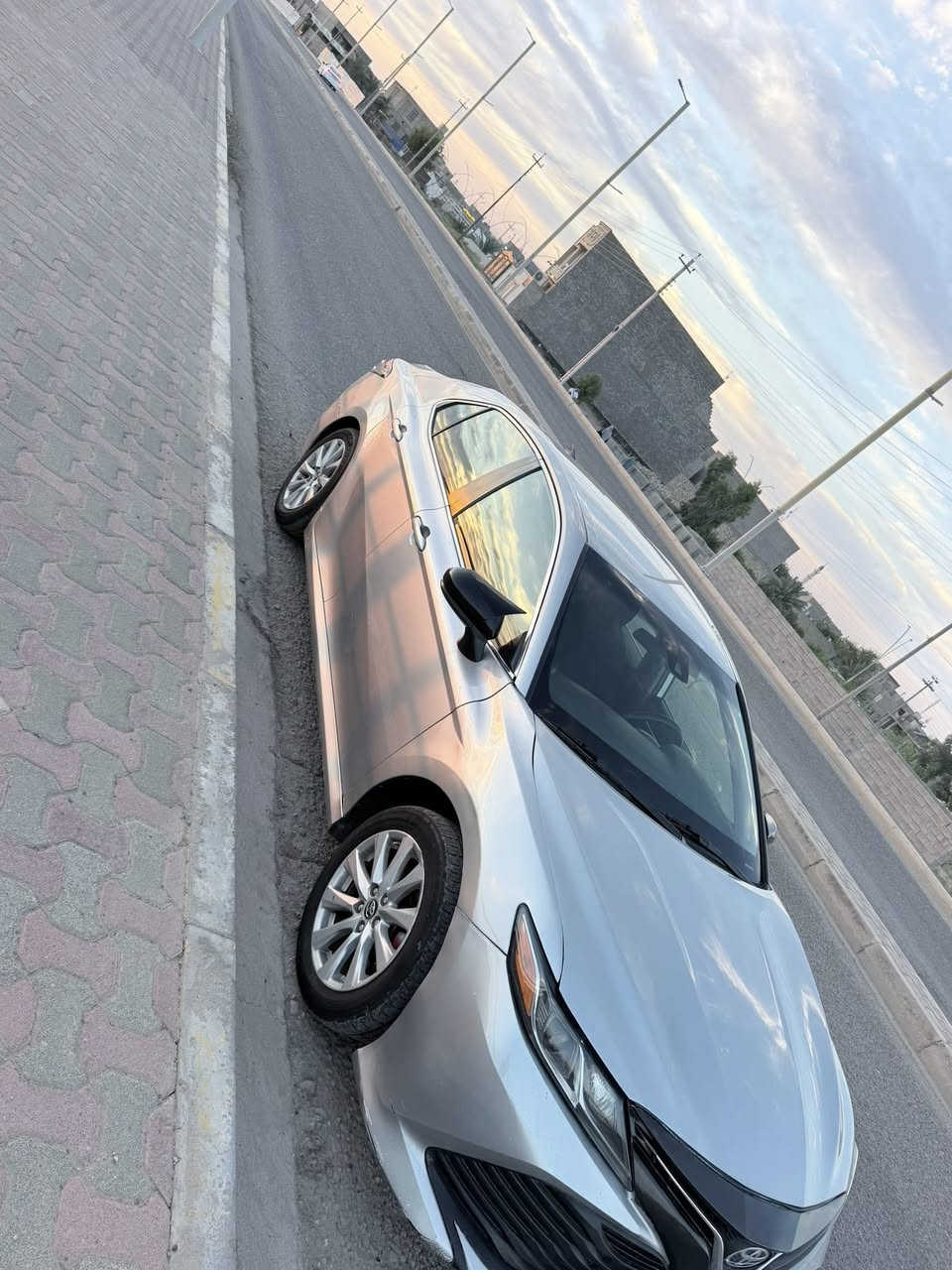 ‏السلام عليكم كامري موديل 19 للبيع صور الحادث مع صور سيارة السعر 170ورقه بي مجال شوي رقم الهاتف ￼***********
