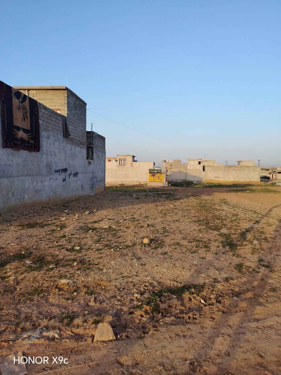 ارض للبيع في حي القوسيات 

قرب جامع عبدالله ابن ابي قحافه 

المساحه.   230.   م.   

وجها.  10.   نزال.   22.  م

سند زراعي نموذج 25حق التصرف سند ابيض 

خدمات ماء كهرباء التبليط 60. م

اتجاه قبله تام 

موقع 🌐مميز جدا مكان مرتفع 

السعر.   17مليون.  بي مجال شي قليل 

الاستفسار بل الارقام 

***********
***********
