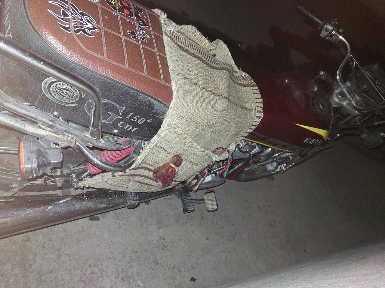 سلام عليكم دراجه سيفان مديل عشرين الدراجه بيها ملاحظات اشاره مكسوره صفاحيه مال باتري الباقي كله شغال المحرك مكفول انطيكياها بشرط السعر ٥٥٠
***********
