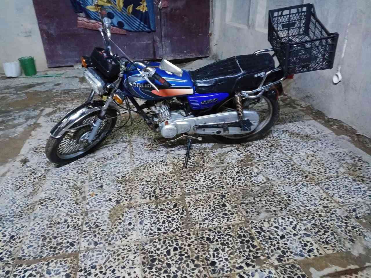 سلام عليكم شباب دراجة يراني اربعة كير دراجة خير من الله شلعة معدل كهربائيات كلهة شغالة دراجة موديل 2020مكان بغداد حي نصر سعر 450وبيهة مجال ***********
