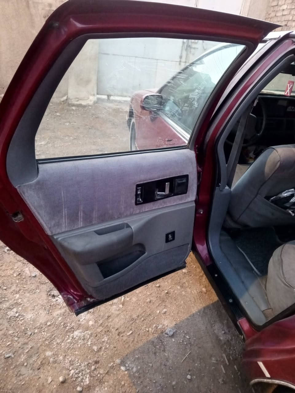 السلام عليكم للبيع او مراوس
🐬دولفين موديل 91  جاهزة من كلشي مكينه وكير خير من الله بلاد تبريد شغال كهربائيات كلها شغالة سعر 55 وبيها مجال مكاني 10 ايام بغداد و10 ايام بالعمارة وباسمي للاستفسار ***********
