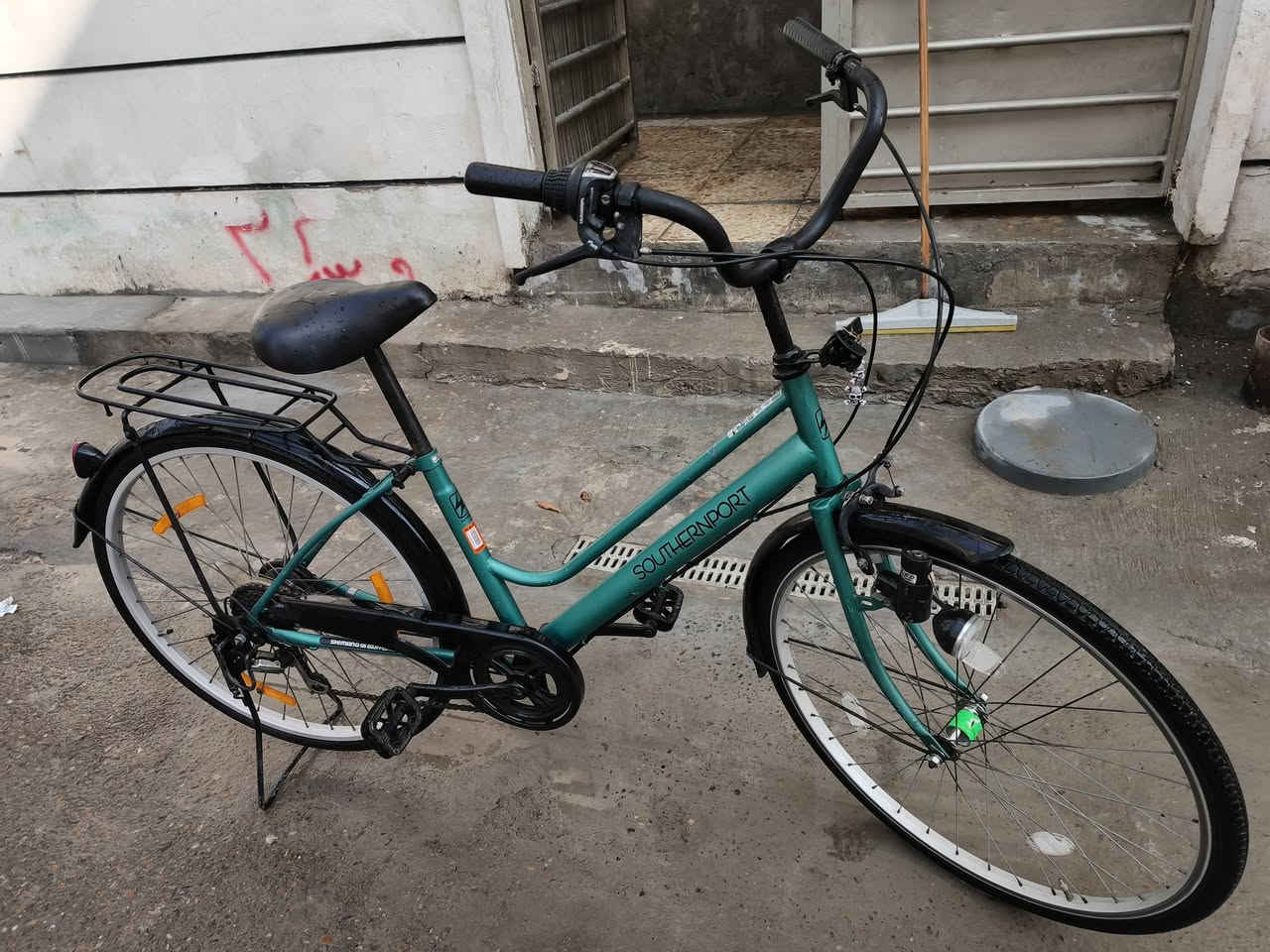 سلام عليكم
بايسكل للبيع نوعيه بناتي عكرب  6 سرعات

بايسكل اخو النظيف نظافه ٩٠٪

العنوان  بغداد الغزاليه 
السعر 130وبي مجال للطيبين 

***********
