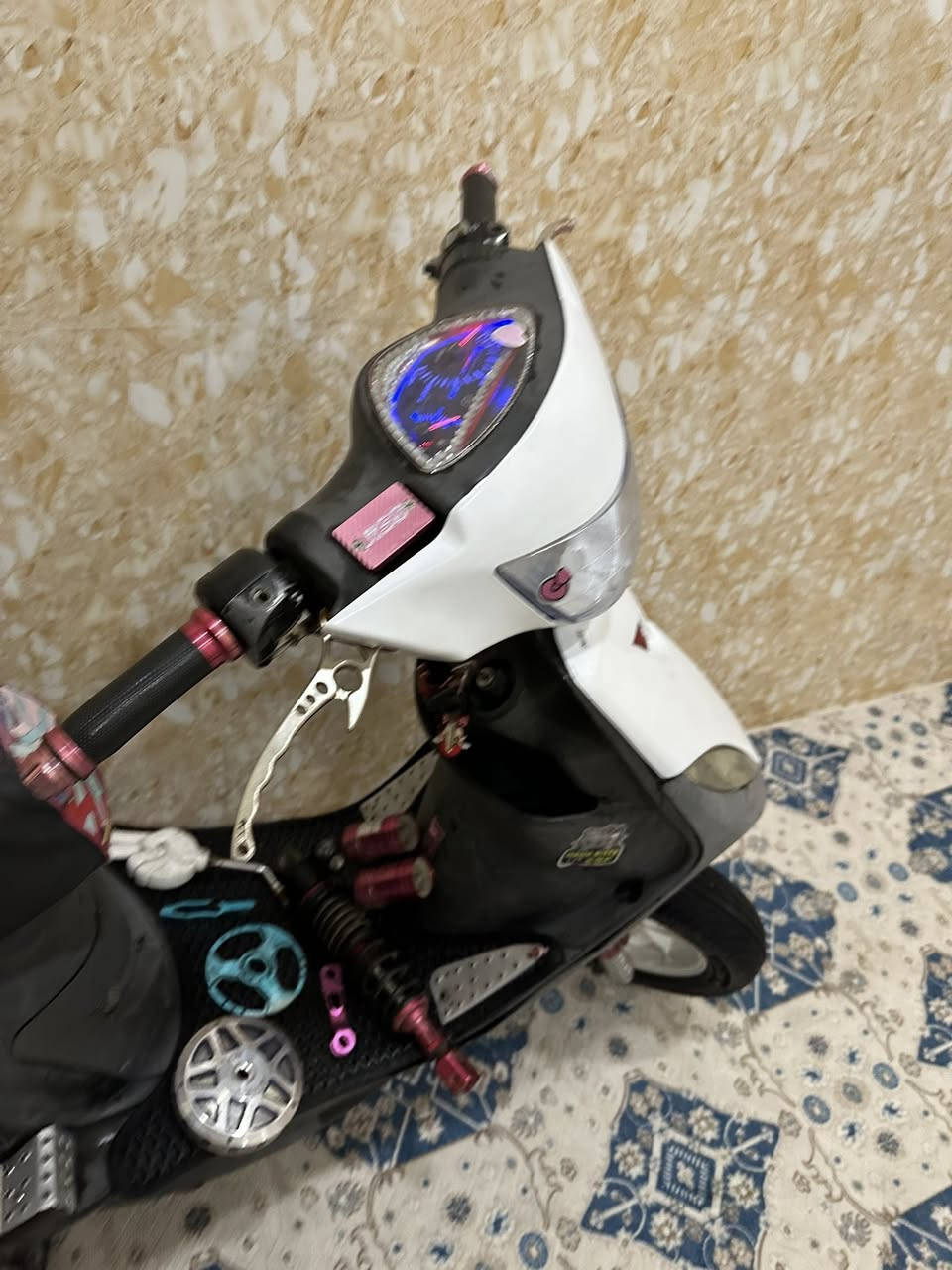 سلام عليكم عدله للبيع مكفوله دراجه مزوده مزوعه تزويد ماكو شي مامزود بيه تجي وتشوف تزويد اصلي مكينه بلاد بس خارج تزويد كفر اربعه وسايدر اربعه دراجه ناشفه معدل ونهضه سعر 950 مكان سماوه رقم ***********
