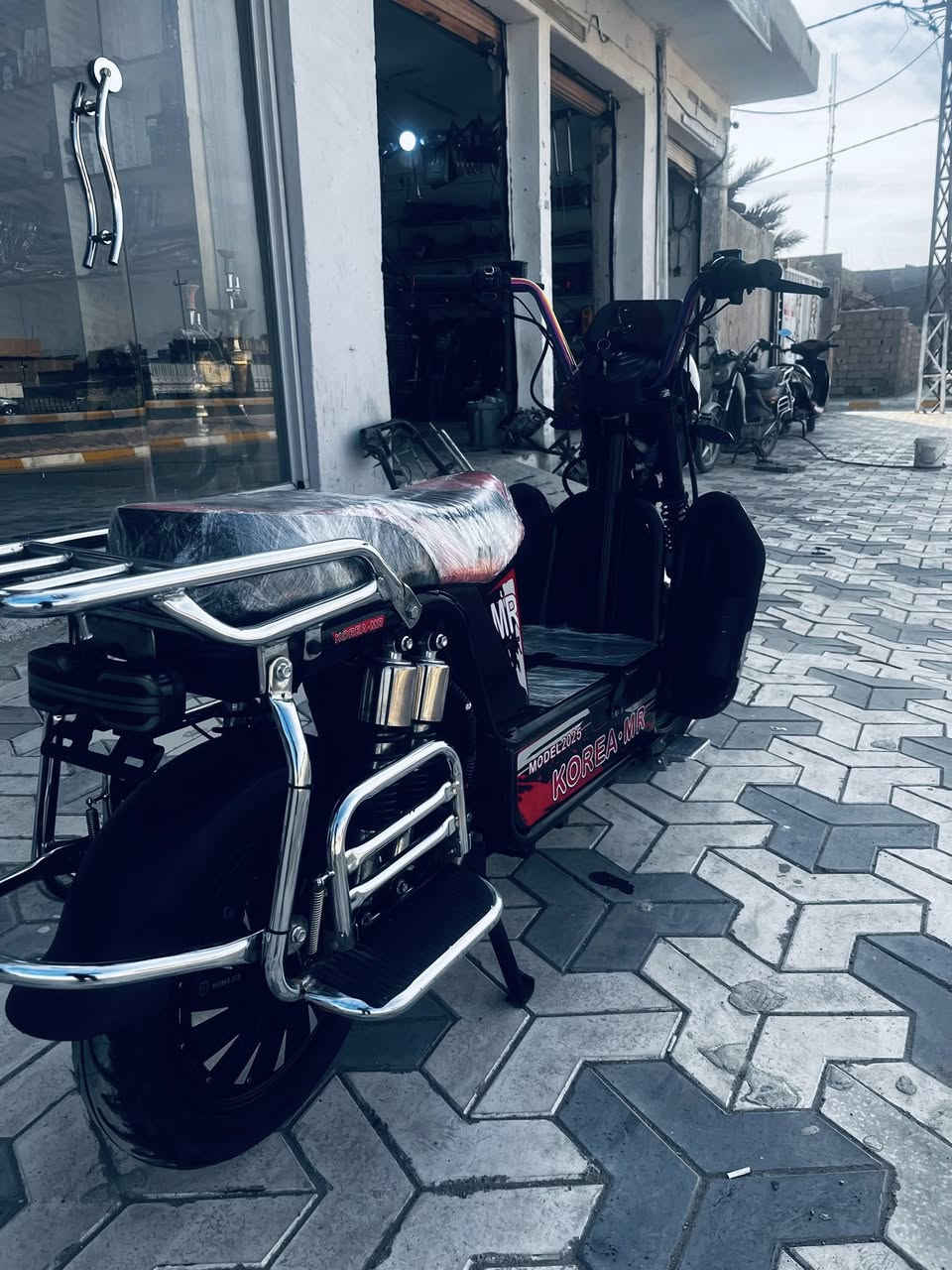 السلام عليكم دراجة همر جبلي موديل 25 بطاريات على الفحص فول مواصفات شركت كورية مار نضيفة ومستعملة شي بسيط 
كل نقص مابيهة 
مكاني فلوجة شارع ستين 
لاستفسارات ***********
