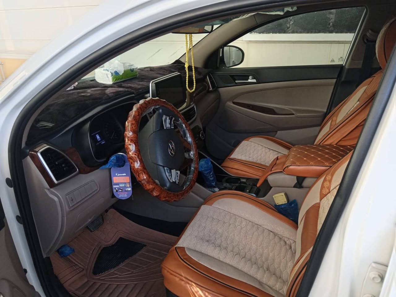 توسان 2020 خليجي كفالة عامة 
بغداد انكليزي باسمي سنوية 2030 
محرك 2000 دوش 
كوري فول موصفات:
بنوراما 
حساسات خلفيه 
كامره خلفيه أماميه 
مري شفط 
اشاير ترحيب 
يدات نيكل 
تحكم ستيرن 
كراسي كهرباء 
مقاعد جلد 
بصمه
السياره ماشيه 60 قابل للزياده 
السياره معروضه 228$ بيه مجال 
سيارة نضيفة جدا استخدام قليل جدا 
***********
