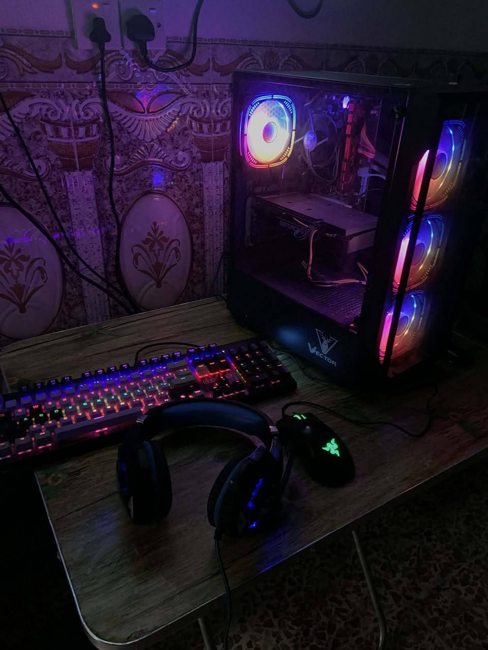 تجميعة للبيع
CPU : Intel core i7-800

GPU : GTX 1660 Super 6GB اعلى فئة

RAM : 16GB DDR4 3200Mh

MOTHER BORD : INTEL H110

تخزين :

SSD 200GB + HDD 500 GB
RAM : 16GB DDR4

كيس : Victor 4 مراوح مع اضاءة RGB

مكاني موصل سعرها 550 شراي راسلني واحطك بعيني


**إذا كنت صاحب هذا الإعلان وتريد حذفه لأي سبب، رجاءا أرسل رسالة إلى الدعم الفني**