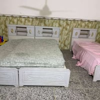 غرفة • ميز تواليت • شارع ٦٠