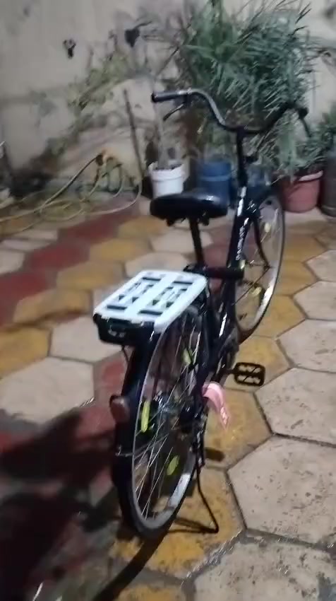 اسلام عليكم باسكل للبيع موديل 16 الباسكل نضيف دسك جديد 90الباسكل ماعايز شي نضيف كلش السعر 90وبي مجال مكان نجف كوفه حي ميسان ***********
