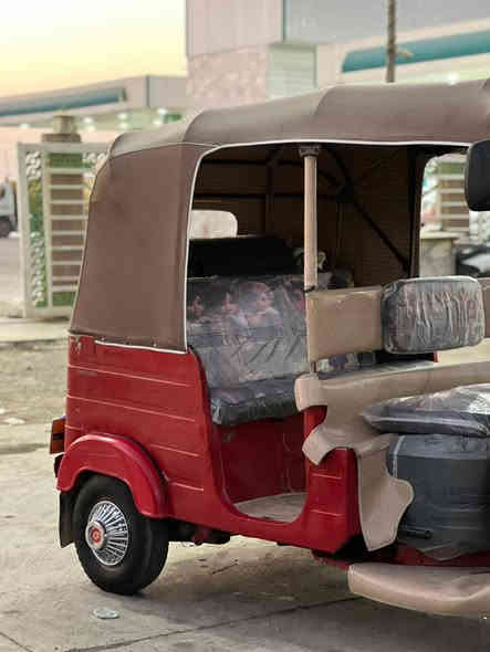 سلام عليكم تكتك. لبيع موديل 18 رقم واسط نكليزي كهربايات كامله مكينه 20 سعر 4800وبيه مجال حك الجيه *********** واتساب
