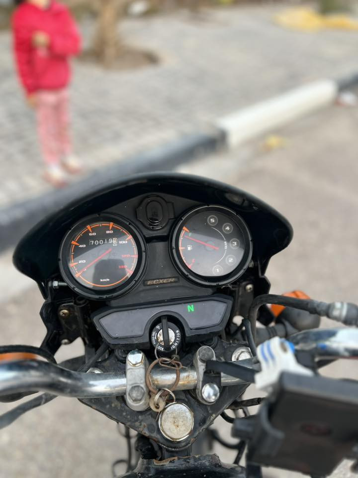 سلام عليكم اخوان بوكسر للبيع 2022 الشراي يتصل *********** وبيع مستعجل تجي تشوف كل الهلا بيك مكاني بصرة قبلة حي الجامعة
