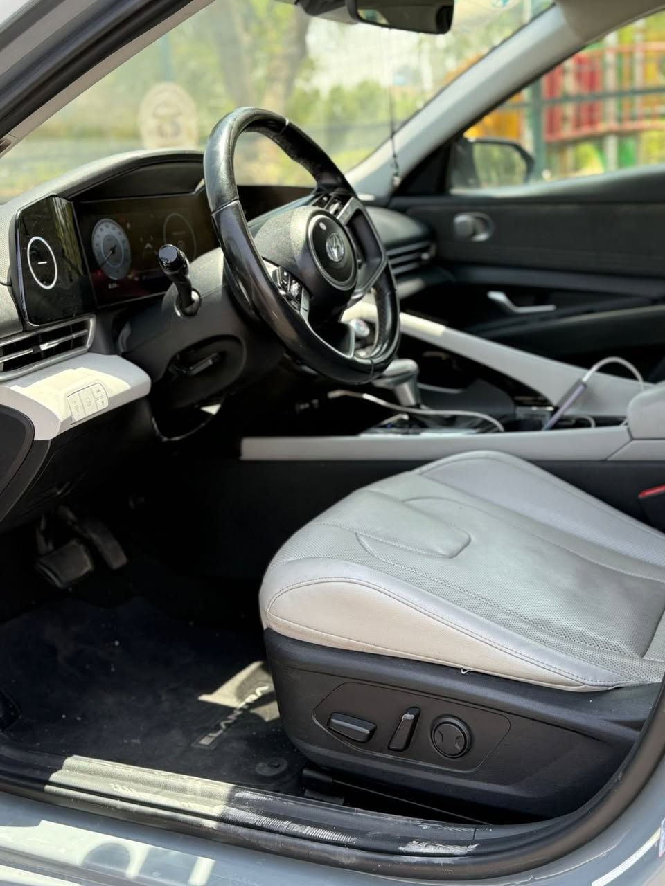 سلام عليكم خير الكلام ماقل ودل السياره فول منقاصها ايشي  ميحتاج اطول بلكلام 
النترا سمنتي هايبرد وارد أمريكي 22 حادثها مرفق للمنشور 
العنوان بغداد البلديات 
الرقم ***********
السعر 140 بيها مجال بسيط
