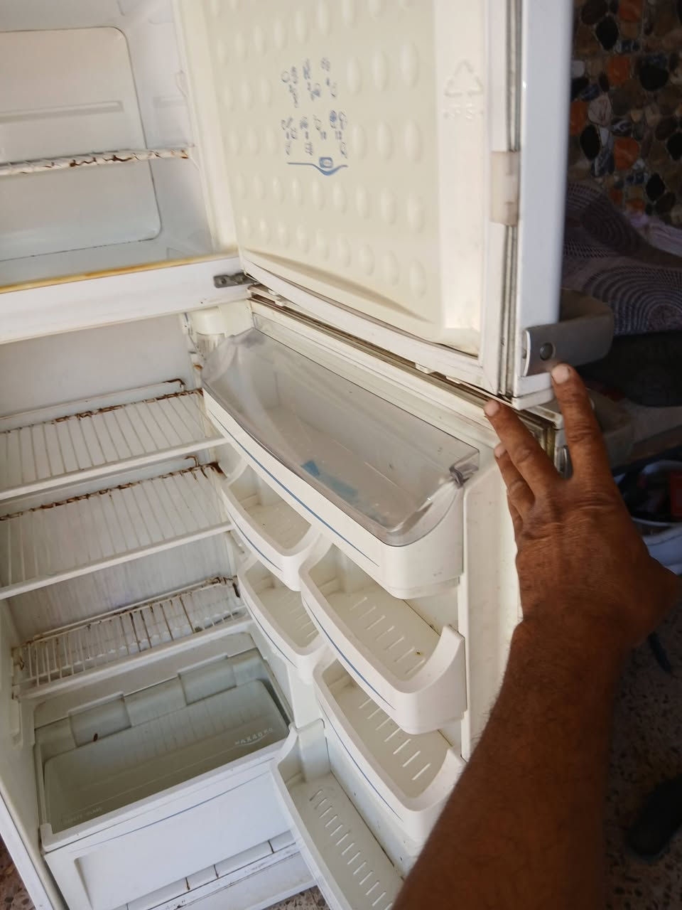 ثلاجة فستل بيها بس ليك سعر ١٢٥ ألف ***********بغداد الغزاليه
