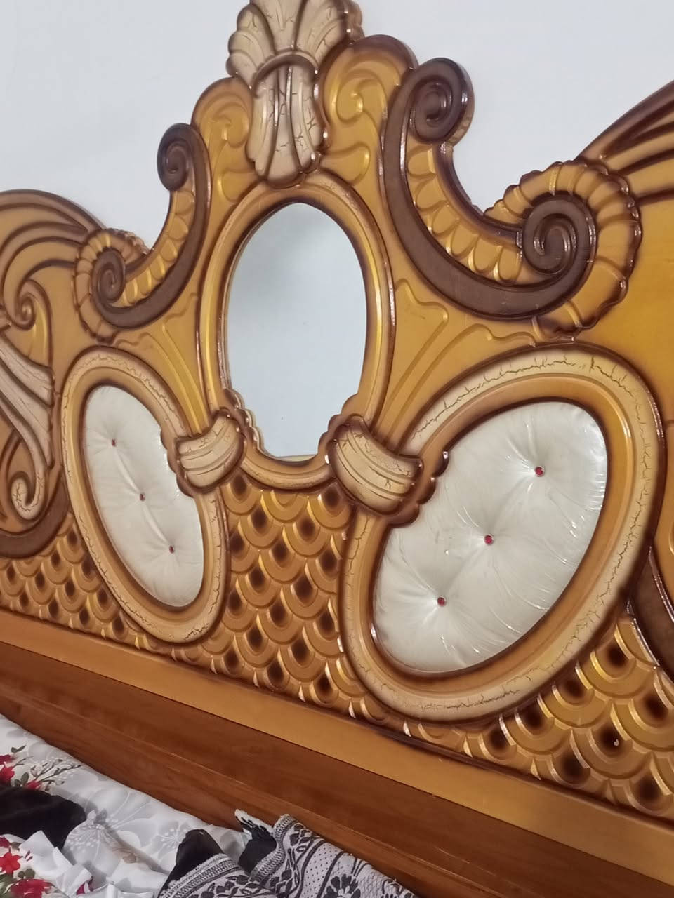 سلام عليكم ورحمة الله وبركاته
غرفه للبيع عنوان حديثه بروانه حي الشرطه 
لليشتري السعر خاص ***********
