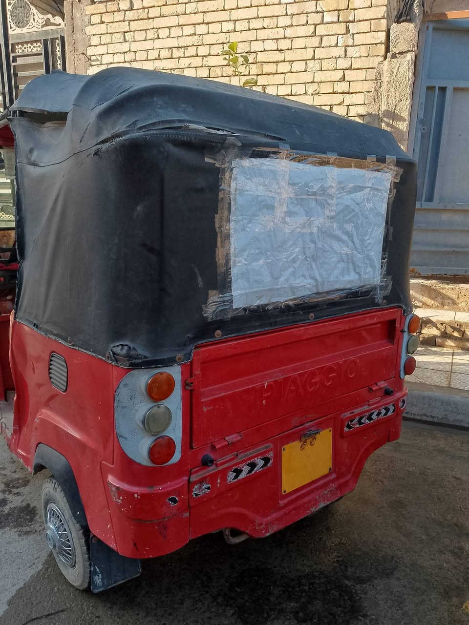 سلام عليكم تكتك بياحو للبيع مديل 18تكتك نضيفه بعنه الكلمه مكينه مكفوله لاتنقيص ولا تبخير خير من الله طسه حلوه تخم تاير قطرت خياس مابيها تكتك بلاديه بيها بس هاي ضربه بصفحه موضحه بصوره معروضه ب 1900مكاني بغداد البلديات رقم الهاتف ***********الاستفسار ماموجود علنت تحياتي
