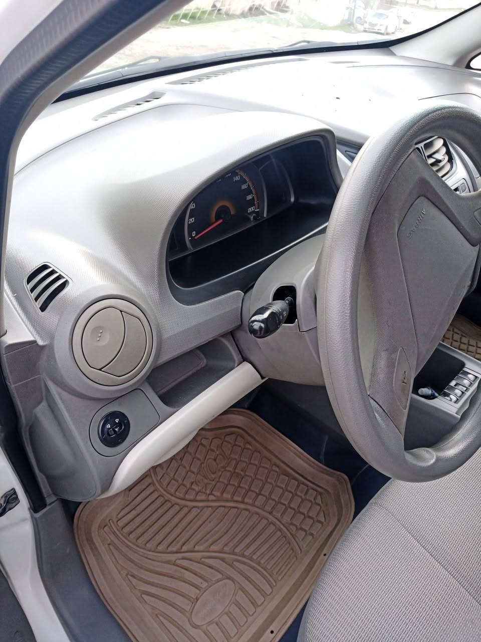 شۆفرلێت ســێـڵ بۆفرۆشتن
مۆدیل 2012

ڕەقەم سلێمانی

سەنەوی تازەیە تا2028

گێڕعادی

بێ بۆیاخ وبێ لێدراوی

تەبریدساردوگەرم بەشەرت

چوارجام کارەبا

ئاوێنەکارەبا

قوفڵ مەرکەزی

چوارتایە تازە

شوێن زەڕایەن

***********
***********
