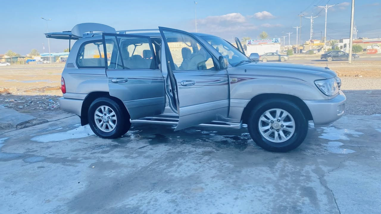 السلام عليكم  لاندكروز 2005
6 سلندر رقم سليمانية
 السعر 155$$
الرقم ***********
