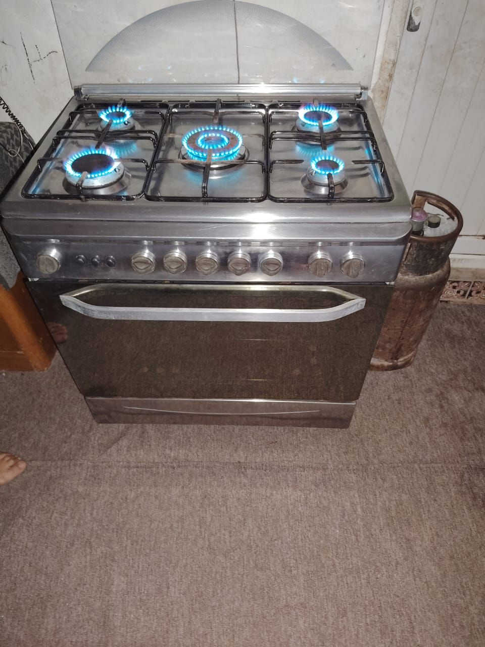 طباخ فريش مصري شرط الشغل على الفحص نظام بوري نظيف اخو الجديد 225 الف اوبي مجال للشراي ***********بي واتساب
