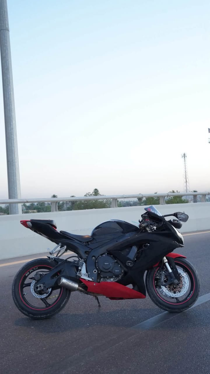 السلام عليكم الدراجة للبيع
جكسر 750  موديل 2010🏍️💠
الدراجة ماشي 47 حقيقي💠
دراجة كفالة عامة من التاير للتاير 💠
الدراجة مغلفة تغليف كنتارة للجمالية فقط💠
الدراجة ممفتوح برغي بيهة تجي تفحص و تشوف بعينك 💠
مكان الدراجة (بغداد)📍
السعر خاص😉💠
للتواصل (***********)واتساب فقط💠
