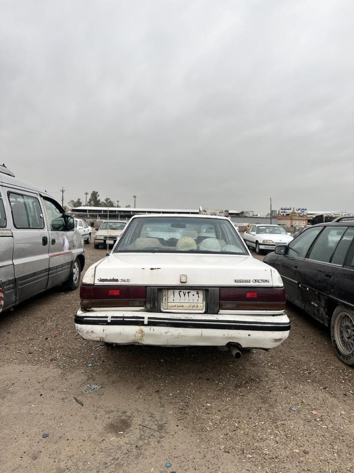 سيدان موديل 89
كير ومحرك بطة شرط 
مشروع وطني سنوية 2029 
بيها بطاقة بانزين 
تخم تايرات جدد 
لايتات امامية جدد
بطانات الباب و الفرشات جدد 
السعر 28 وبيها مجال 
الرقم ***********
