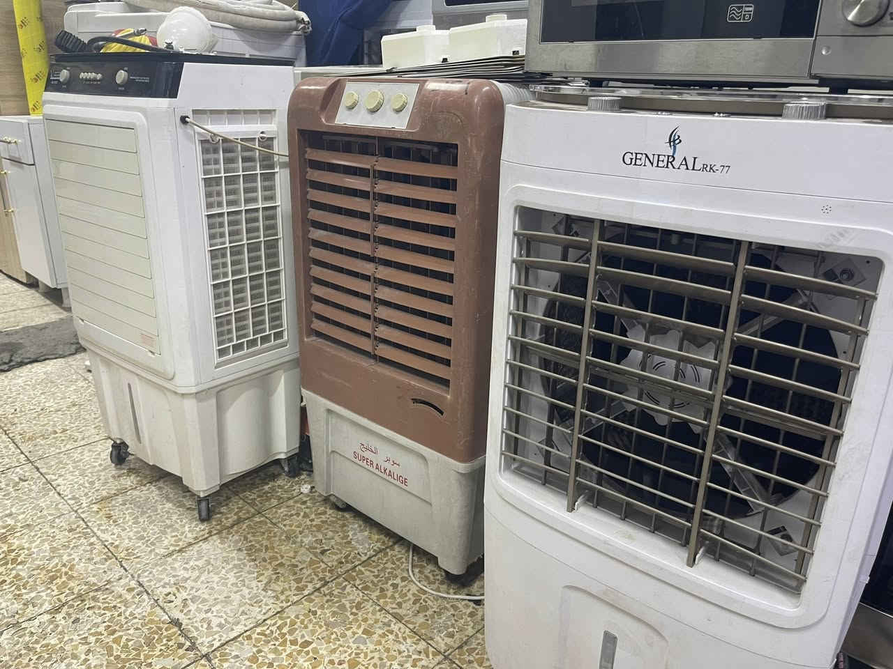 مبراد البيع  دخلي او خارجي كونتفيرات هم كلها واحد سعره اقل سعره40الف بشرط شغل او فحص بدون اي عيب  متوفر كلها قياسات اي ستفسر عل***********
