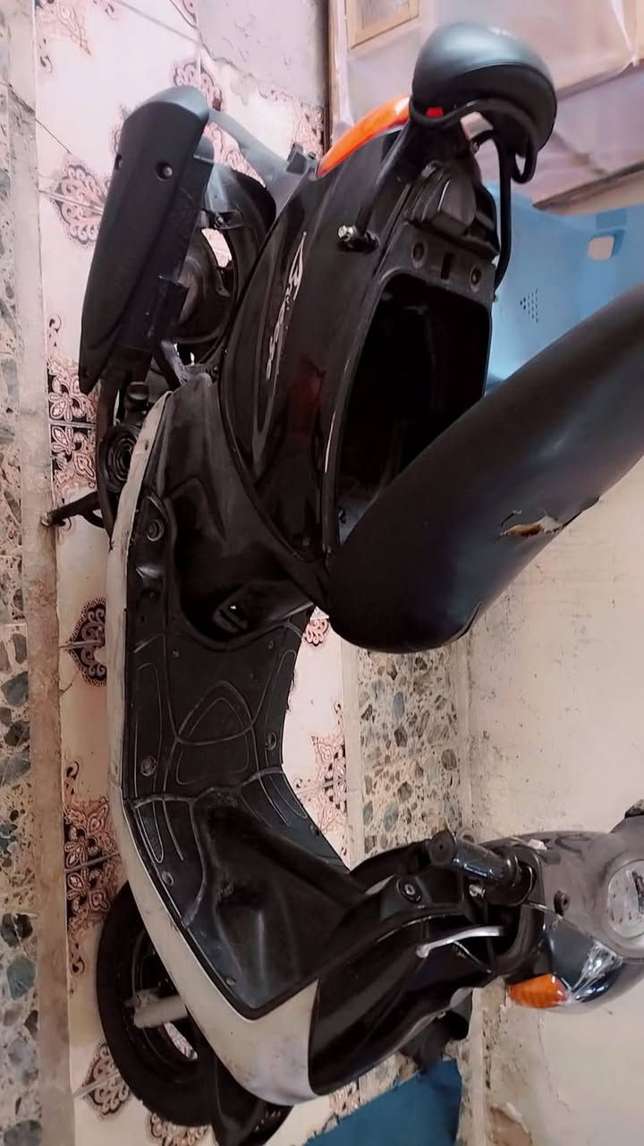 السلام عليكمدراجه ماكس 120 دراجه كلها بلادي كله شغال كهربائياتها العنوان بغداد حي العامل متواجد بس واتساب السعر 400 ()()***********📞
