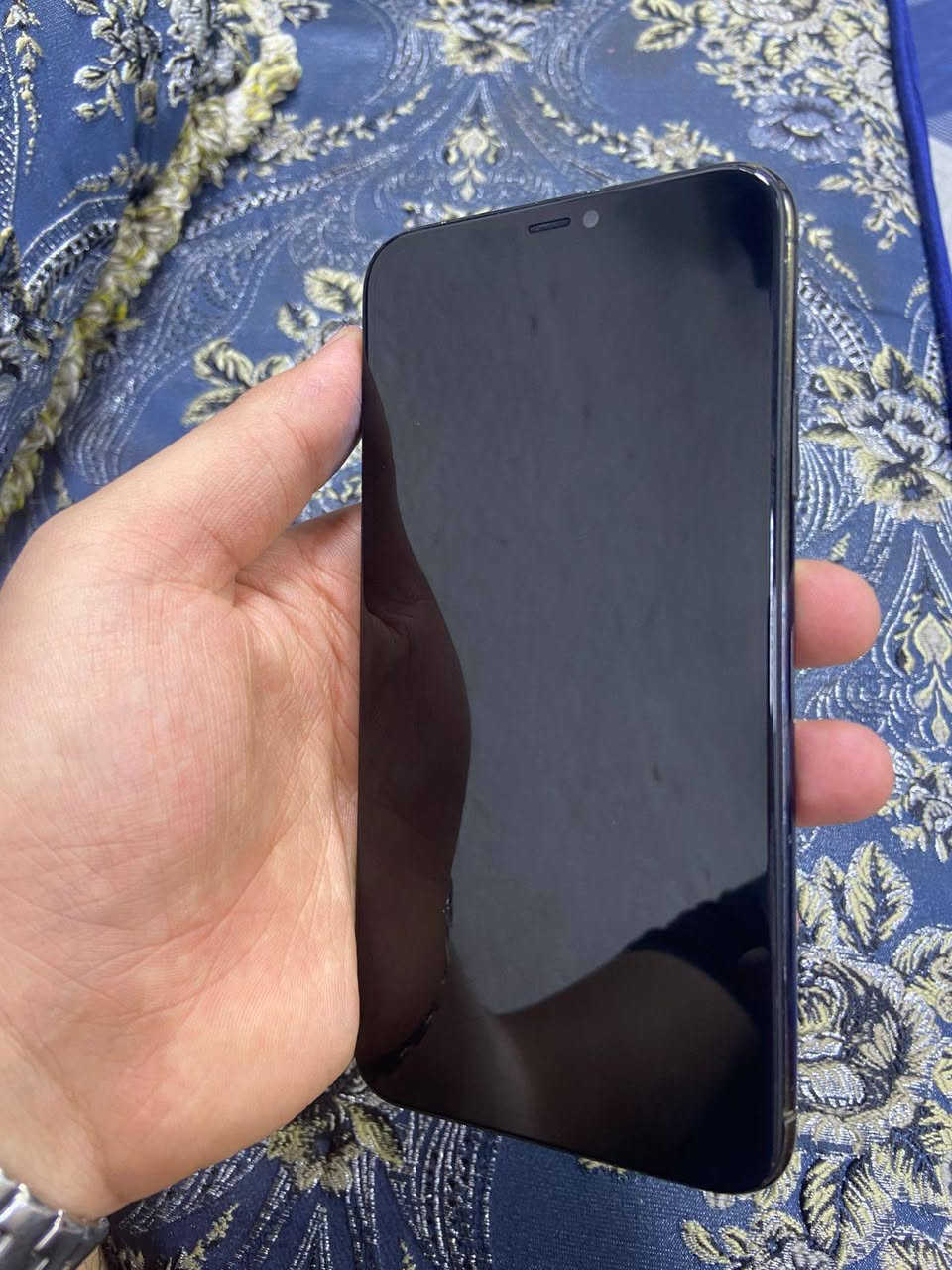 السلام عليكم ايفون 11 برو ماكس 
ذاكرة 256 مبدل شاشة أصلية كلة شغال عدا فيس ايدي 
كلة شغال وشرط الفحص جهاز شرق أوسط AH/A 
مكاني : بغداد حي اور بالقرب من سيكال 
رقمي : *********** متواجد اتصال واتساب فقط 
السعر : 260 وبي مجال
