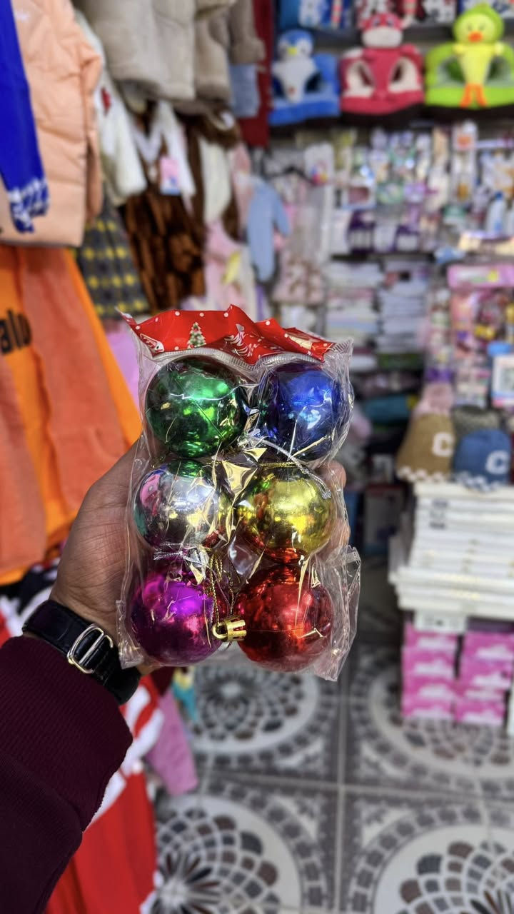 زينة شجرة الكرسمس متوفره بأشكل متنوعه ♥️🤍
بيبي العبيدي ❤️
لسنا الوحيدون لكننا الأفضل 🤍💯
زورونا في موقعنا الكائن : بابل - المحاويل - حي ١٧ - الشارع العريض ✅
 اوقات الدوام من ٩ صباحاً - ١١ ليلاً 
تشرفونا بكل وقت 
متوفر توصيل لحميع محافظات العراق 🤍🇮🇶
للأستفسار مراسلة الصفحه او واتساب 
*********** 
*********** 
🛑نعتذر عن الرد على التعليقات 🛑
