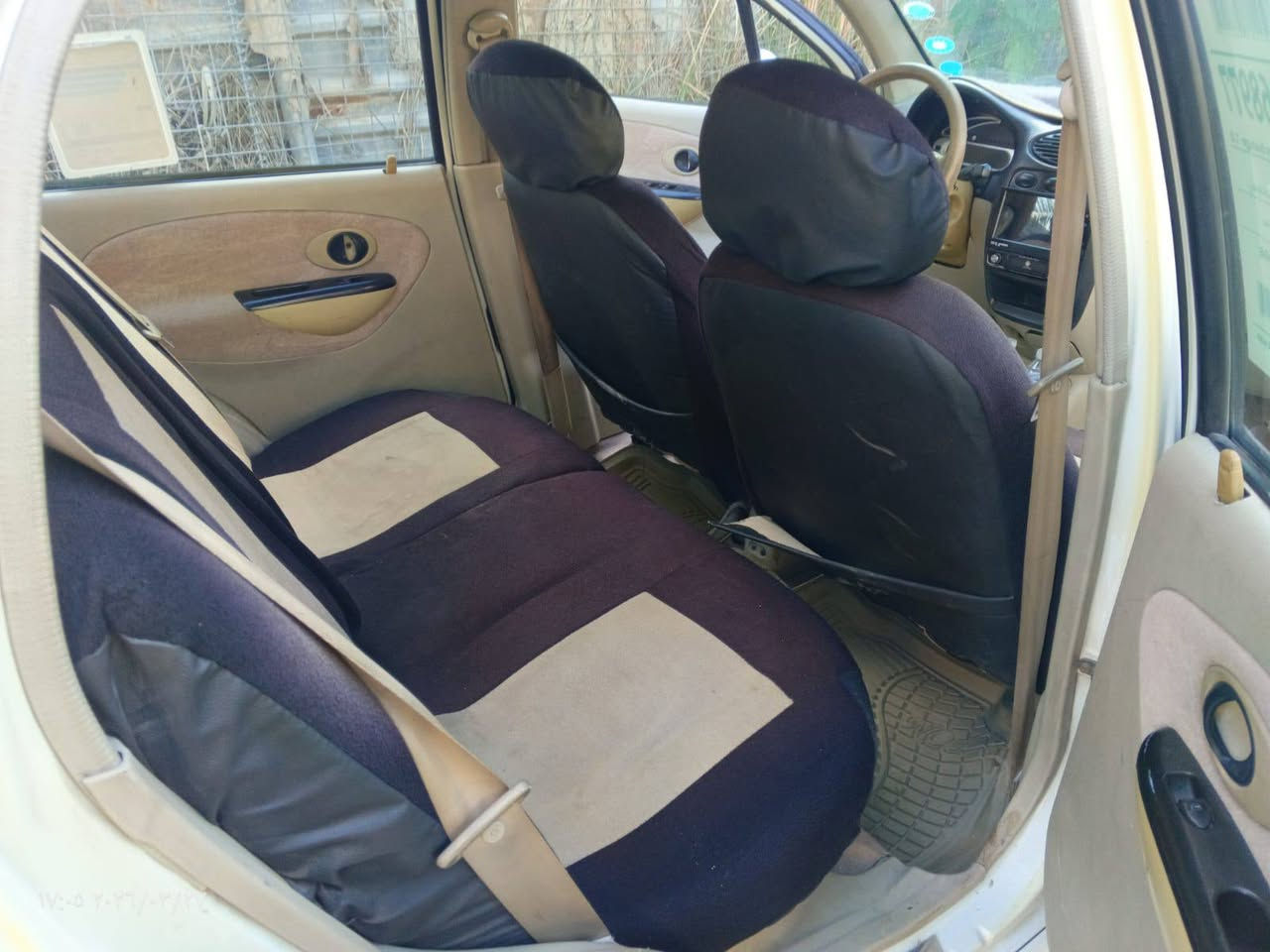 السلام عليكم من رخصت ال ادمن  كيو كيو موديل 2012 رقم بغداد نكليزي كير او تماتيك مكينه عل فحص تخم تاير تبريد شغال جام كهربائي اربع بيبان شاشه  الون ابيض  عداد 45 الف للتفاصيل اكثر اتصل علا الرقم *********** السعر المطلوب 33 ورقه  وبيه مجال
