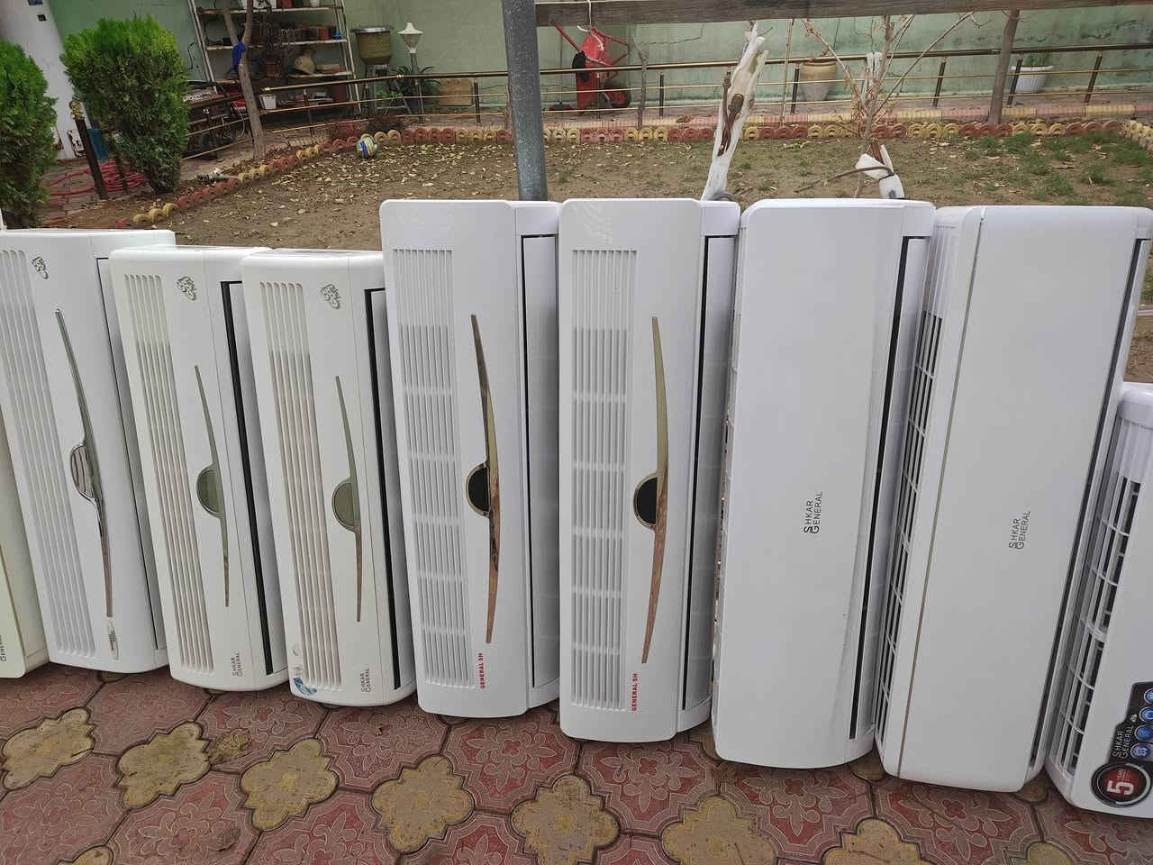 يتوفر سبالت :
3طن جداري عدد4
2.5طن جداري عدد5
2طن جداري عدد 50
1.5طن جداري عدد32
1طن جداري عدد 5
ملحقات :داخليه وخارجية وبليت (بيلادي وجوكر) وريمونت (بيلادي وجوكر).
بيع فقط جمله 
***********
