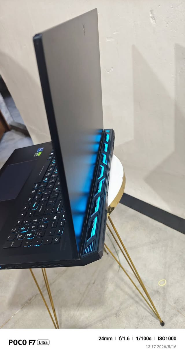 السلام عليكم شباب، عندي لابتوب Acer نظيف جداً كامل ملحقاتها  وبمواصفات وحش، يفيد جماعة الألعاب القوية (PUBG, GTA V, Cyberpunk)
وجماعة التصميم والمونتاج
الماركة والنوع: Acer (بأنظمة التبريد القوية والتحكم بالأداء Nitro Sense / Turbo 
لموازنة الحرارة وسرعة الفان)
كارت الشاشة: NVIDIA GeForce RTX 4060 
(8 غيغابايت الكارت جيل حديث ويشغل كل الألعاب على أعلى دقة.
الذاكرة العشوائية (الرام): 16 GB DDR5 
(سريع جداً بالتنقل والـ Multitasking)
الهارد (مساحة التخزين): 1 Tera SSD NVMe (إقلاع سريع جداً للويندوز والألعاب)
اللابتوب يحتوي على خاصية Turbo وأنظمة التبريد
الذكية من Acer حتى تحافظ على 
برودة الجهاز أثناء الضغط واللعب الطويل
💰 السعر: [1500.000   وبي مجال للشراي]
📍 المكان: [ بغداد ]
📞 للتواصل: [***********]
السلام عليكم شباب، عندي لابتوب Acer نظيف جداً كامل ملحقاتها  وبمواصفات وحش، يفيد جماعة الألعاب القوية (PUBG, GTA V, Cyberpunk)
