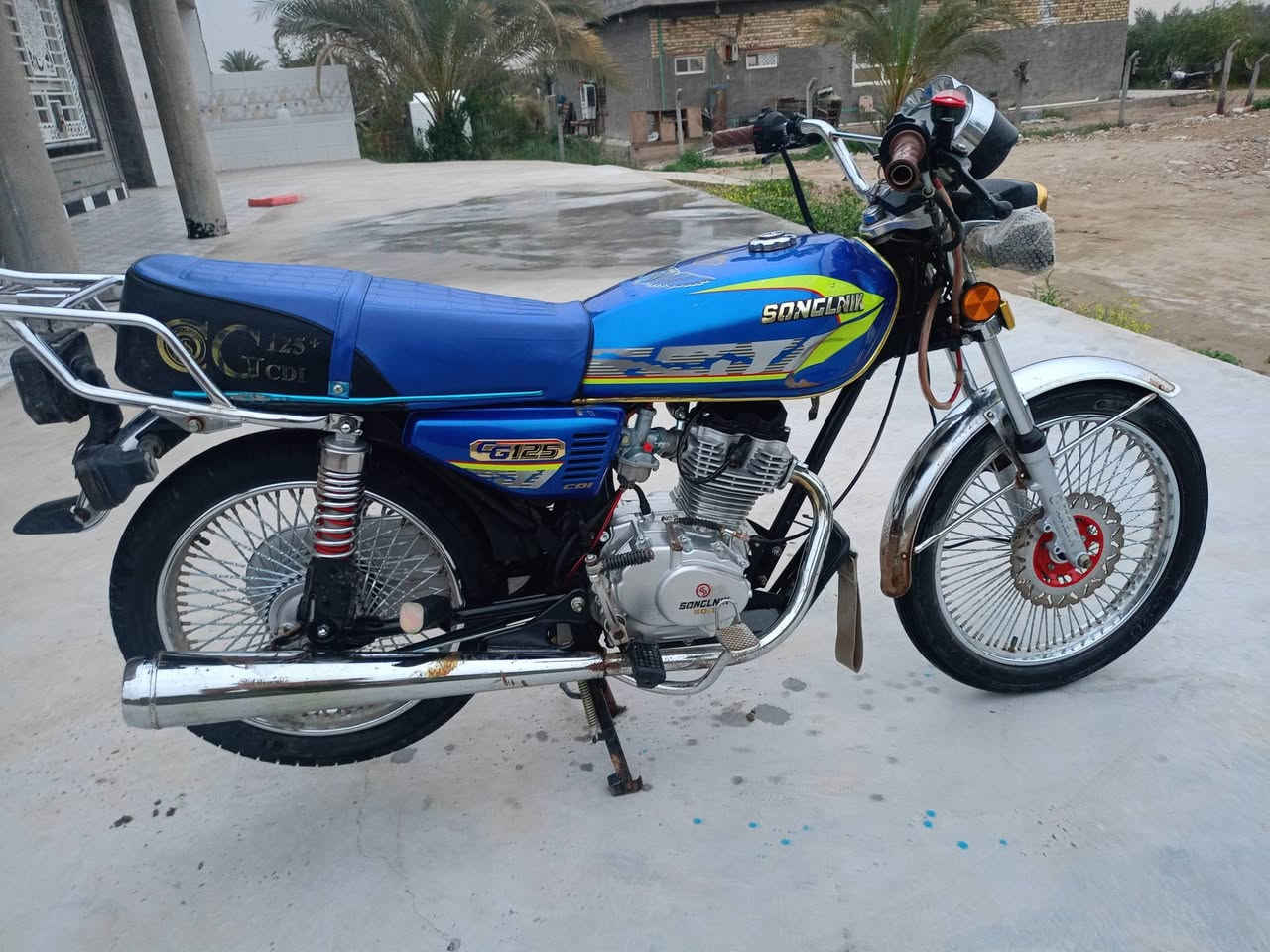 دراجة للبيع موديل 25 محرك كفالة عامة صبانة ممدودا عليها  اوراق كهربايات كلها شغالة اي نقص مبيها سعر 575 مكاني حلة شارع 80 بداعت امك موشراي لاتراسل  متواجد خاص واتساب متواجد رقمي ***********
