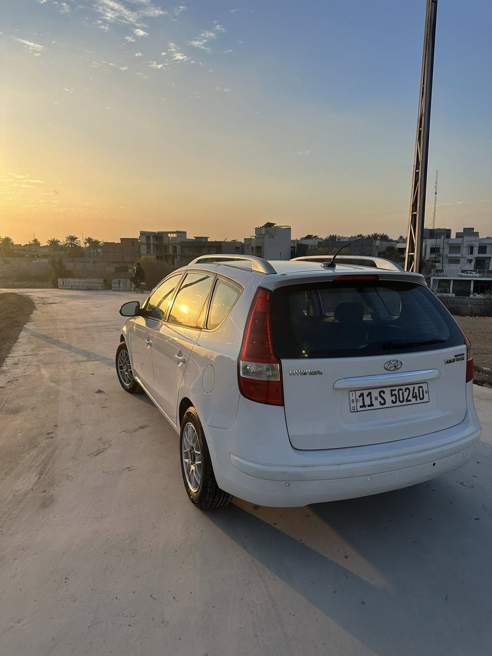 سلام عليكم النترا هونداي محرك دوش  2000 وارد امريكي  بيها قطعه واحده بدون صبغ  موديل 2011 المكان ديالى بعقوبه السعر 105 وبيها مجال للاستفسار ***********
